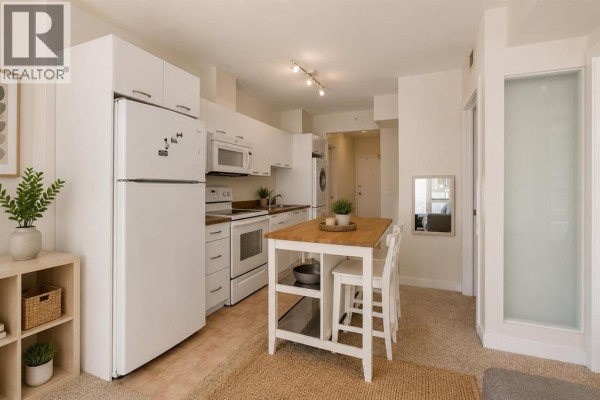 Kitchen - 403, 3830 Brentwood Road Nw, Calgary, AB T2L1K8 Photo 5