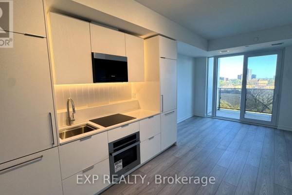 403 - 1 Fairview Road E, Mississauga, ON L5A0B4 Photo 2