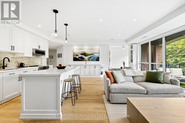 Living room - 403 - 11 Soho Street, Toronto, ON M5T3L7 Photo 2
