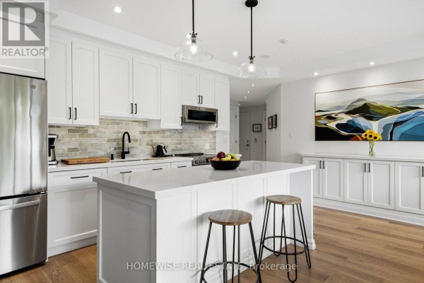 Kitchen - 403 - 11 Soho Street, Toronto, ON M5T3L7 Photo 3