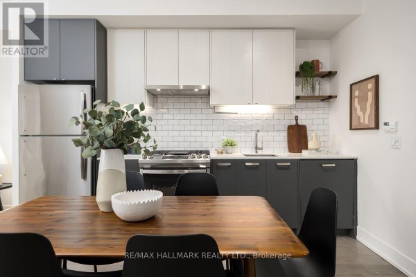 Living room - 403 - 1331 Queen Street E, Toronto, ON M4L0B1 Photo 4