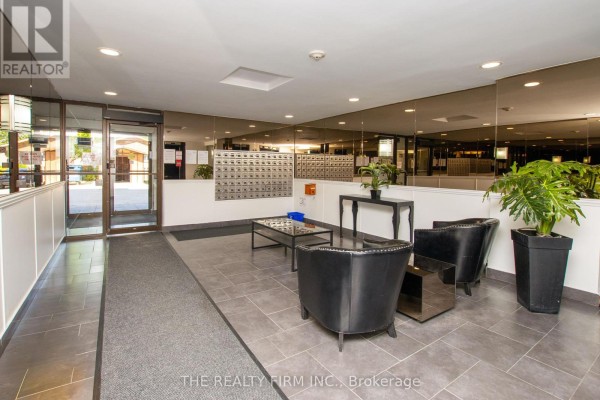 Eating area - 403 - 135 Baseline Road W, London South, ON N6J4W4 Photo 3