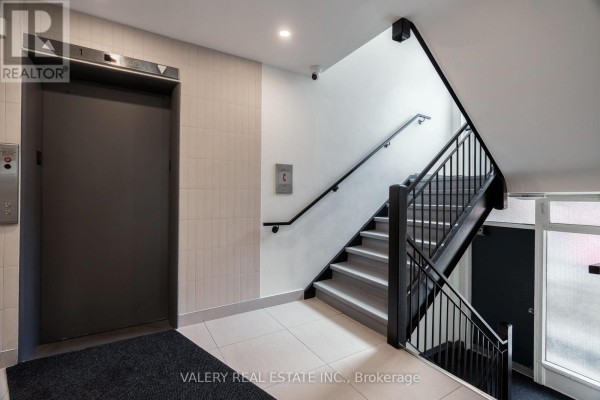 403 - 161 St. George Street, Toronto, ON M5R2M3 Photo 5