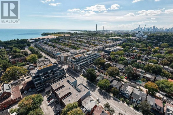 403 - 200 Woodbine Avenue, Toronto, ON M4L3P2 Photo 3