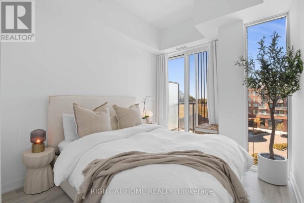403 - 220 Missinnihe Way, Mississauga, ON L5H0A9 Photo 3