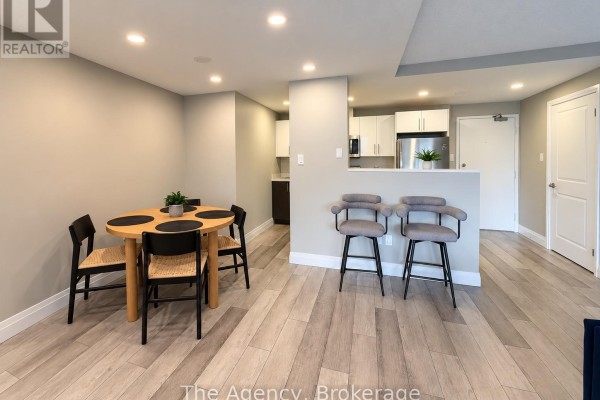 Bedroom - 403 - 2200 Sherobee Road, Mississauga, ON L5A3Y3 Photo 4