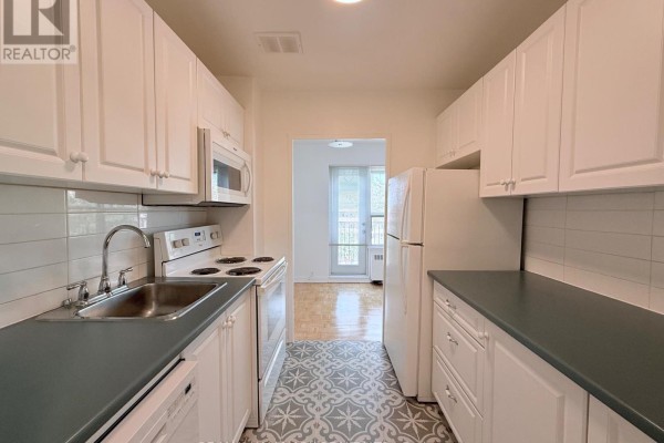 403 - 30 Upper Canada Drive, Toronto Photo 4