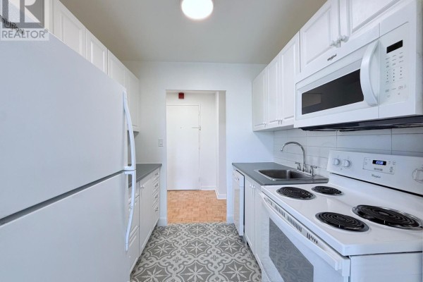 403 - 30 Upper Canada Drive, Toronto Photo 5