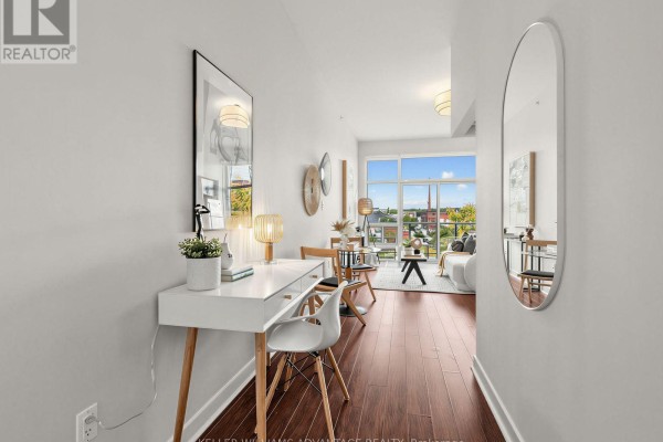 Dining room - 403 - 53 Colgate Avenue, Toronto, ON M4M1N6 Photo 2
