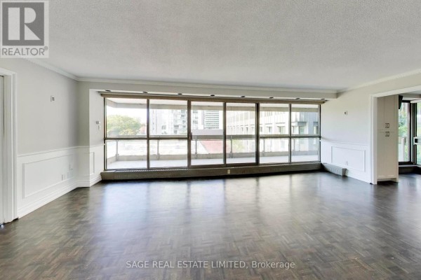 Dining room - 403 - 63 St Clair Avenue W, Toronto, ON M4V2Y9 Photo 3