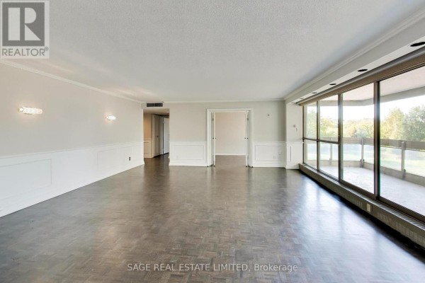 Eating area - 403 - 63 St Clair Avenue W, Toronto, ON M4V2Y9 Photo 5