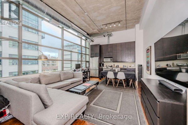 Kitchen - 403 - 637 Lake Shore Boulevard W, Toronto, ON M5V3J6 Photo 3