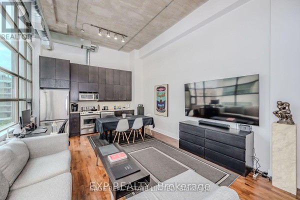 Bedroom - 403 - 637 Lake Shore Boulevard W, Toronto, ON M5V3J6 Photo 4