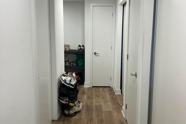 Primary Bedroom - 403 - 86 Dundas Street E, Mississauga, ON L5B1H3 Photo 3