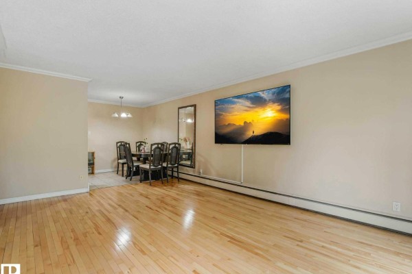 Primary Bedroom - #403 10165 113 St Nw, Edmonton, AB T5K1P1 Photo 4