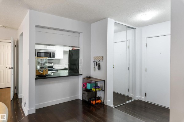 #403 10335 118 St Nw, Edmonton, AB T5K1Y6 Photo 5