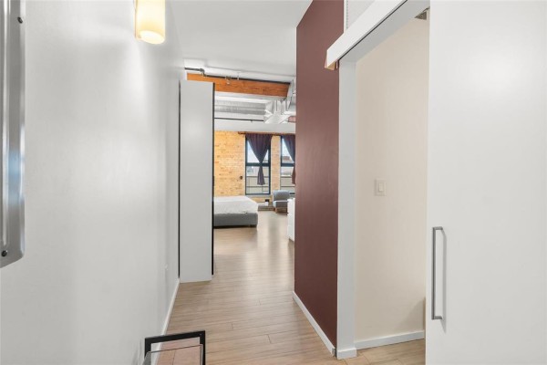 Laundry room - 403 110 James Avenue, Winnipeg, MB R3N0N7 Photo 5