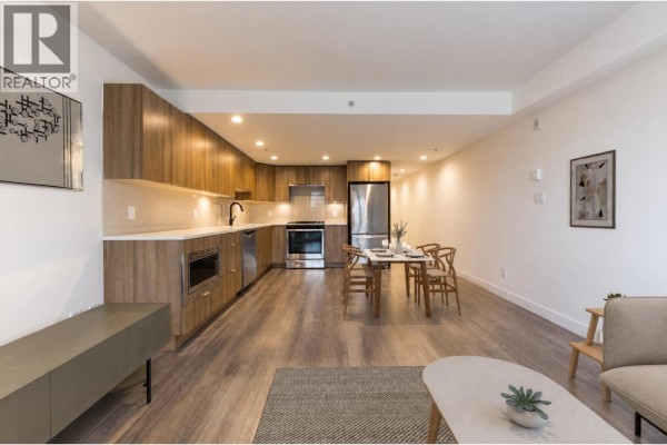 403 1365 Pemberton Avenue, Squamish, BC V8B1B7 Photo 4