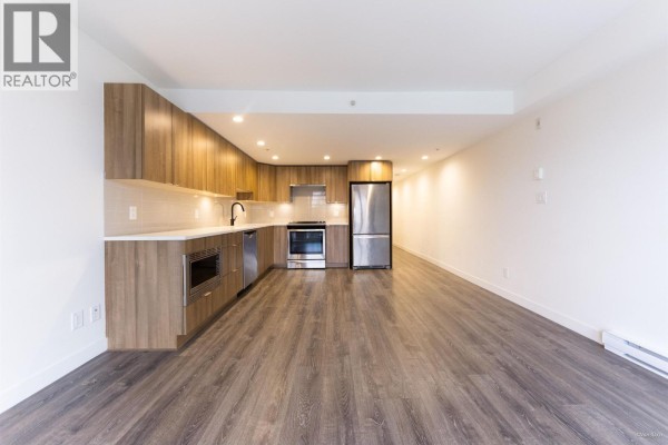 403 1365 Pemberton Avenue, Squamish, BC V8B1B7 Photo 5
