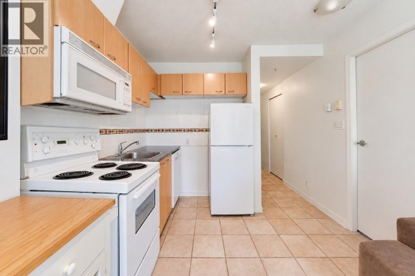 403 1367 Alberni Street, Vancouver, BC V6E4R9 Photo 2