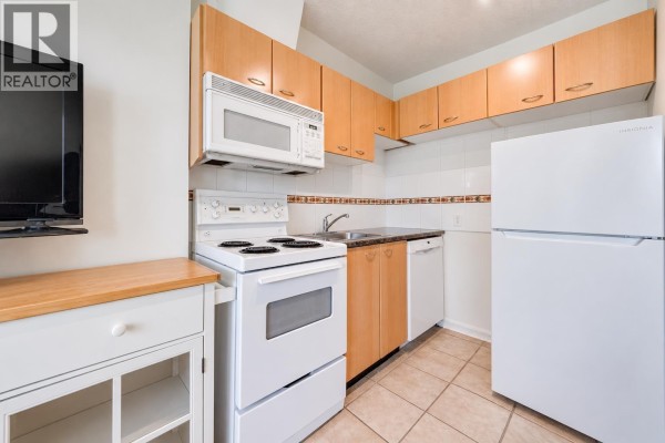 403 1367 Alberni Street, Vancouver, BC V6E4R9 Photo 3