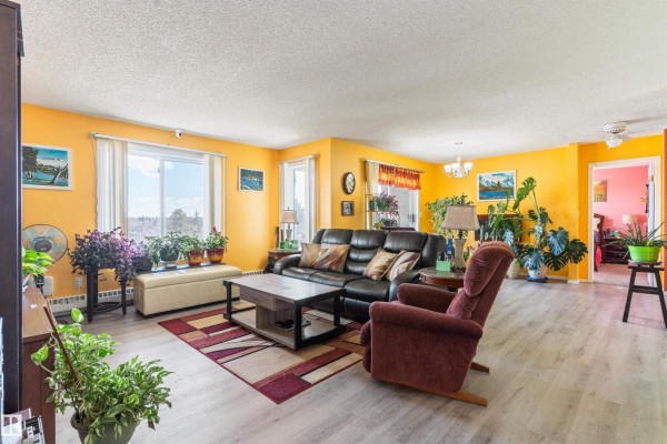 Kitchen - #403 18020 95 Av Nw, Edmonton, AB T5T6B2 Photo 3