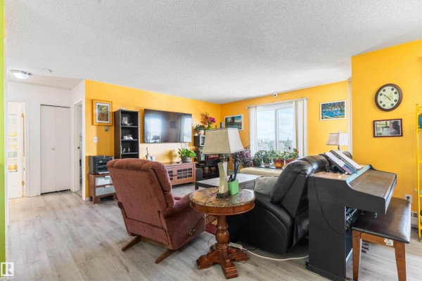 Primary Bedroom - #403 18020 95 Av Nw, Edmonton, AB T5T6B2 Photo 4