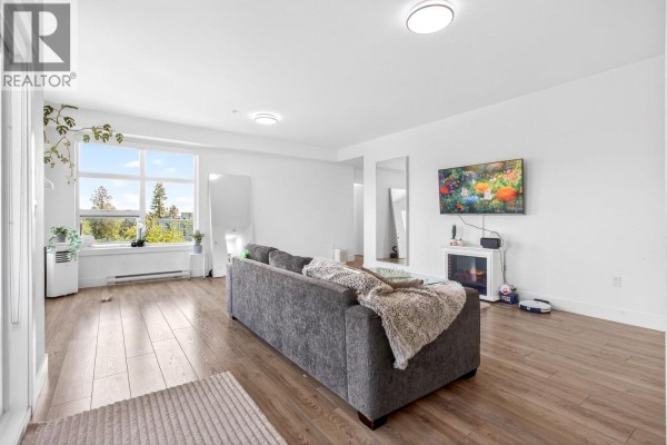 403 22577 Royal Crescent, Maple Ridge, BC V2X2M2 Photo 5