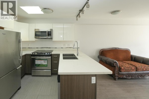 403 2408 E Broadway, Vancouver, BC V5M4T9 Photo 3