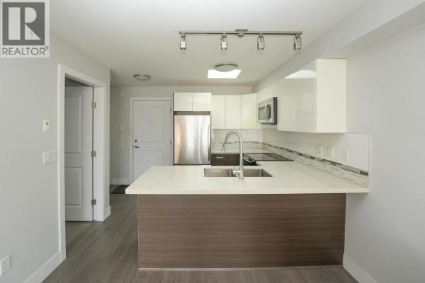 403 2408 E Broadway, Vancouver, BC V5M4T9 Photo 4