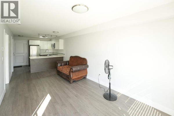 403 2408 E Broadway, Vancouver, BC V5M4T9 Photo 5