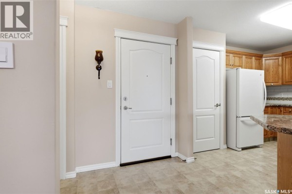 Kitchen - 403 2885 Arens Road E, Regina, SK S4V3G5 Photo 3