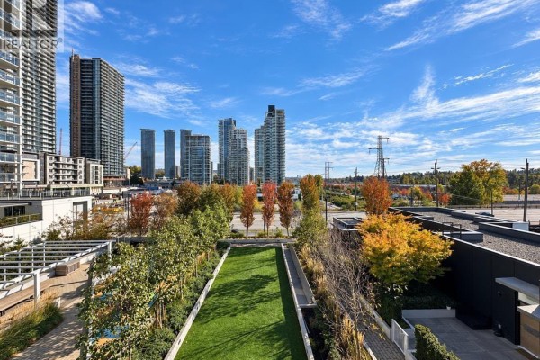 403 4433 Alaska Street, Burnaby, BC V5C0N3 Photo 3