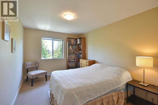 403 5631 Inlet Avenue, Sechelt, BC V7Z0J1 Photo 2