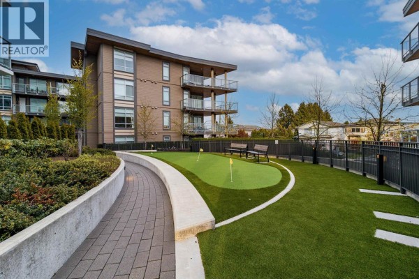 403 7769 Park Crescent, Burnaby, BC, photo 2