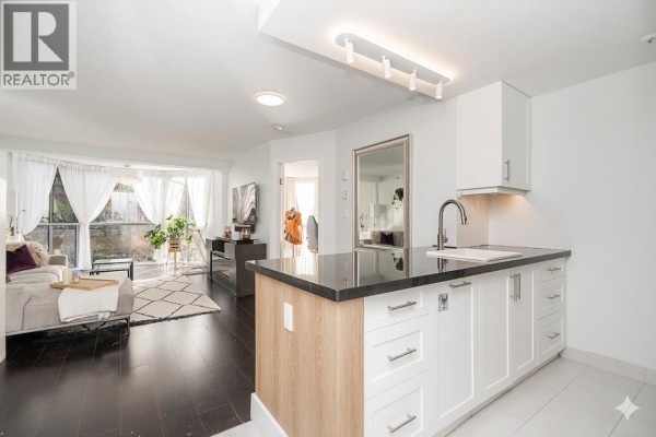 403 811 Helmcken Street, Vancouver, BC, photo 3