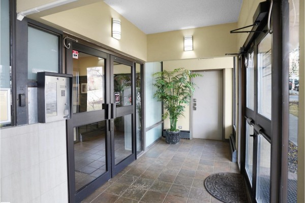 #403 9710 105 St Nw, Edmonton, AB T5K1A4 Photo 4