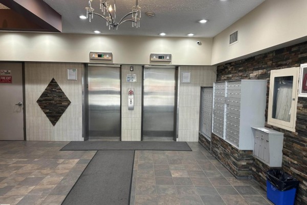 #403 9710 105 St Nw, Edmonton, AB T5K1A4 Photo 5