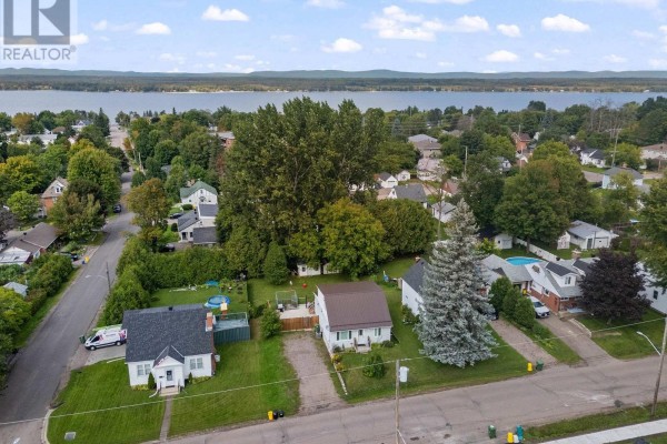 403 Alfred Street, Pembroke, ON, photo 3