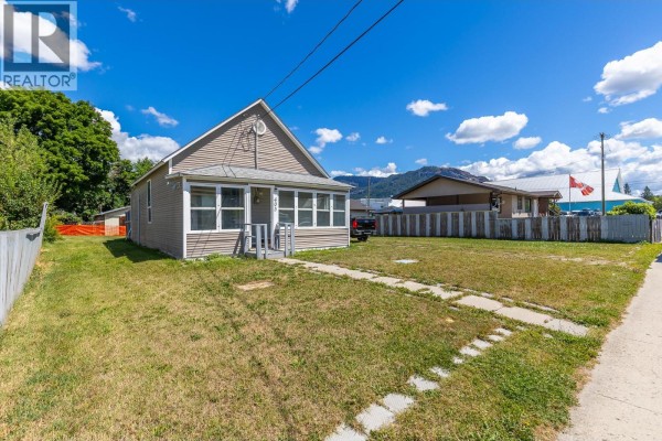Kitchen - 403 Howard Avenue, Enderby, BC V0E1V2 Photo 5