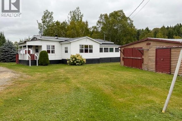 Bath (# pieces 1-6) - 403 Route 390, Rowena, NB E7H4N1 Photo 3