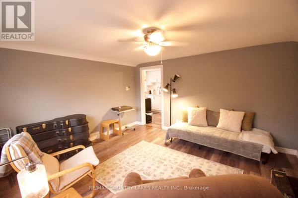 403 Walnut Street W, Whitby, ON L1N2W4 Photo 3