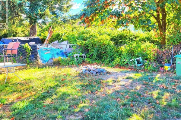 Kitchen - 4034 6th Ave, Port Alberni, BC V9Y4M7 Photo 5