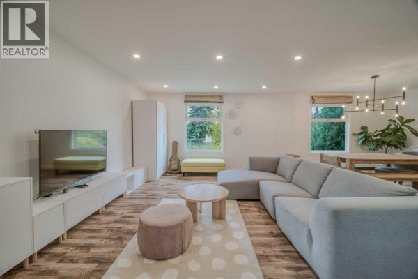 Living room - 4035 Fonda Way Se, Calgary, AB T2A5R7 Photo 3