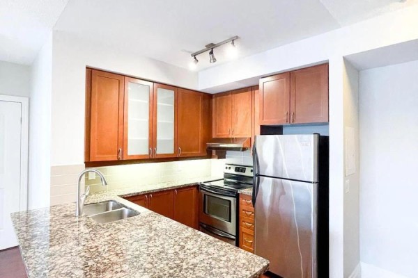 404 - 21 Upper Duke Crescent, Markham, ON, photo 2