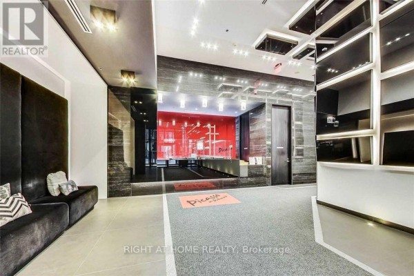 404 - 318 Richmond Street W, Toronto, ON M5V0B4 Photo 2