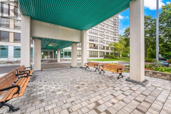 Eating area - 404 - 330 Mill Street S, Brampton, ON L6Y3V3 Photo 2