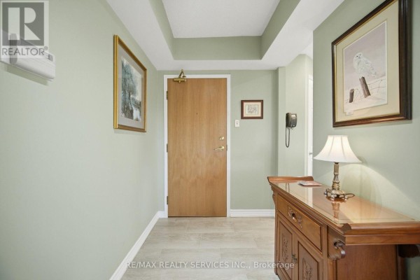 Primary Bedroom - 404 - 330 Mill Street S, Brampton, ON L6Y3V3 Photo 5