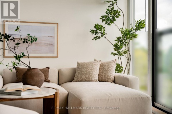 Bedroom - 404 - 60 Haslett Avenue, Toronto, ON M4L0A9 Photo 3