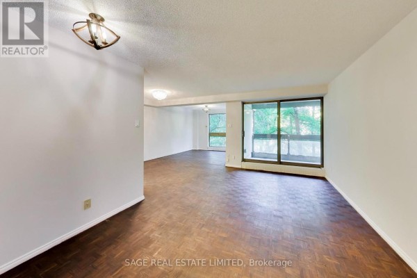 Living room - 404 - 63 St Clair Avenue, Toronto, ON M4V2Y9 Photo 2